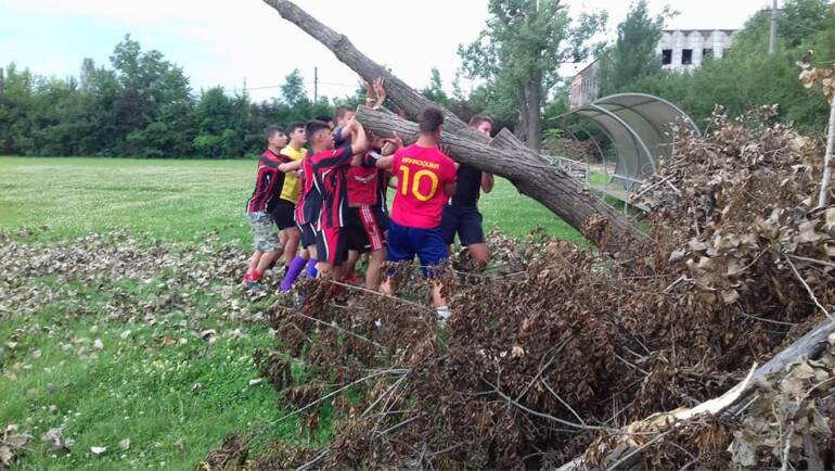 Rugbyștii la curățenie